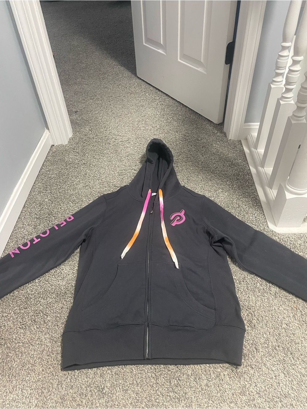 Women’s Peloton Black and Pink Zip Up Hooded Sweater Size M NEW With Tags